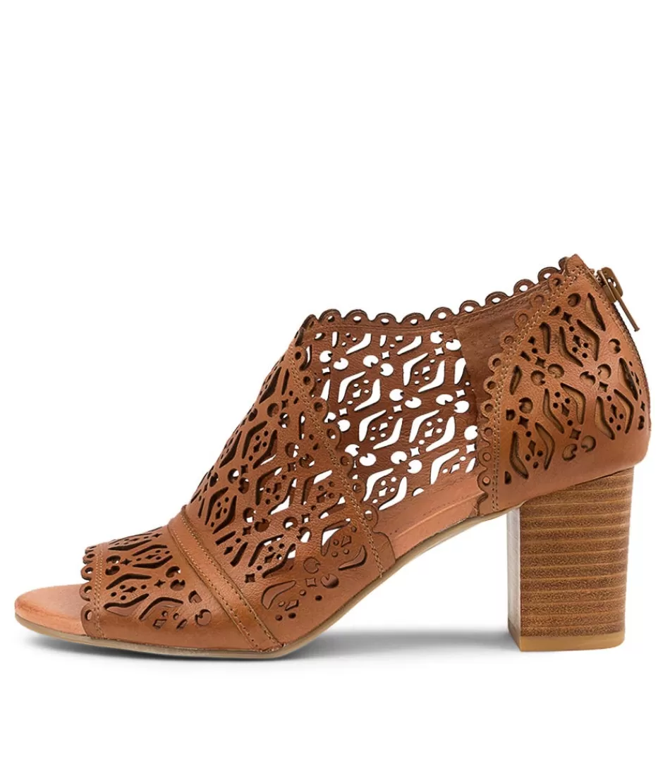 Women DJANGO & JULIETTE Heels<Siena Tan Leather